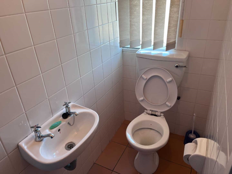 To Let commercial Property for Rent in Pinelands Western Cape